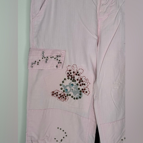 Da-Nang Women's Cargo Capri With Studded Skulls & Patches - Pink - Picture 2 of 9